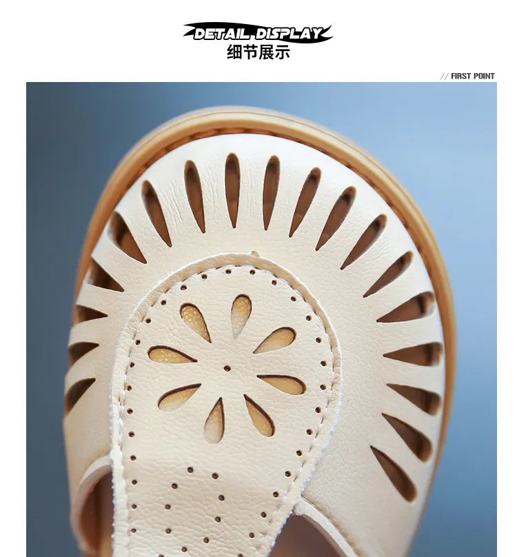 Girls Sandals 2023 New Children's Hollow Soft Sole Shoes Carved Fashion Princess Shoes Beach Shoes Hot Cut-outs Princess