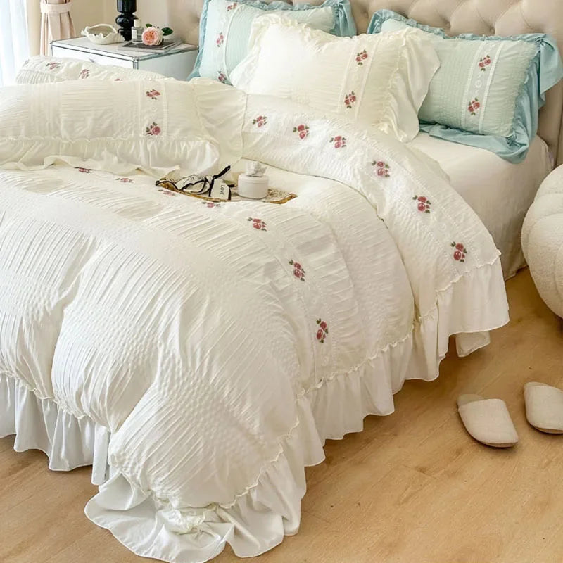 French Romantic Lace Bubble Gauze Bedding Set Queen Elegant Princess Style Embroidered Duvet Cover Set Ruffled Quilt Cover Sets