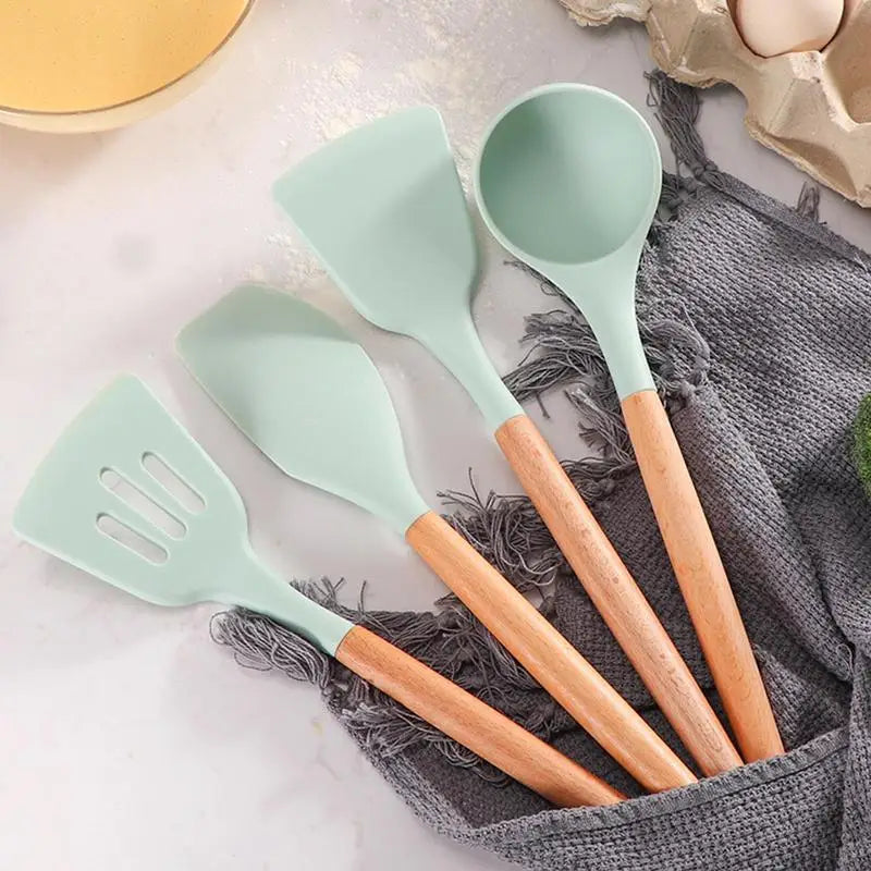 Silicone Kitchen Utensils Set Non-Stick Cookware For Kitchen Wooden Handle Spatula Egg Beaters Kitchenware Kitchen Accessories