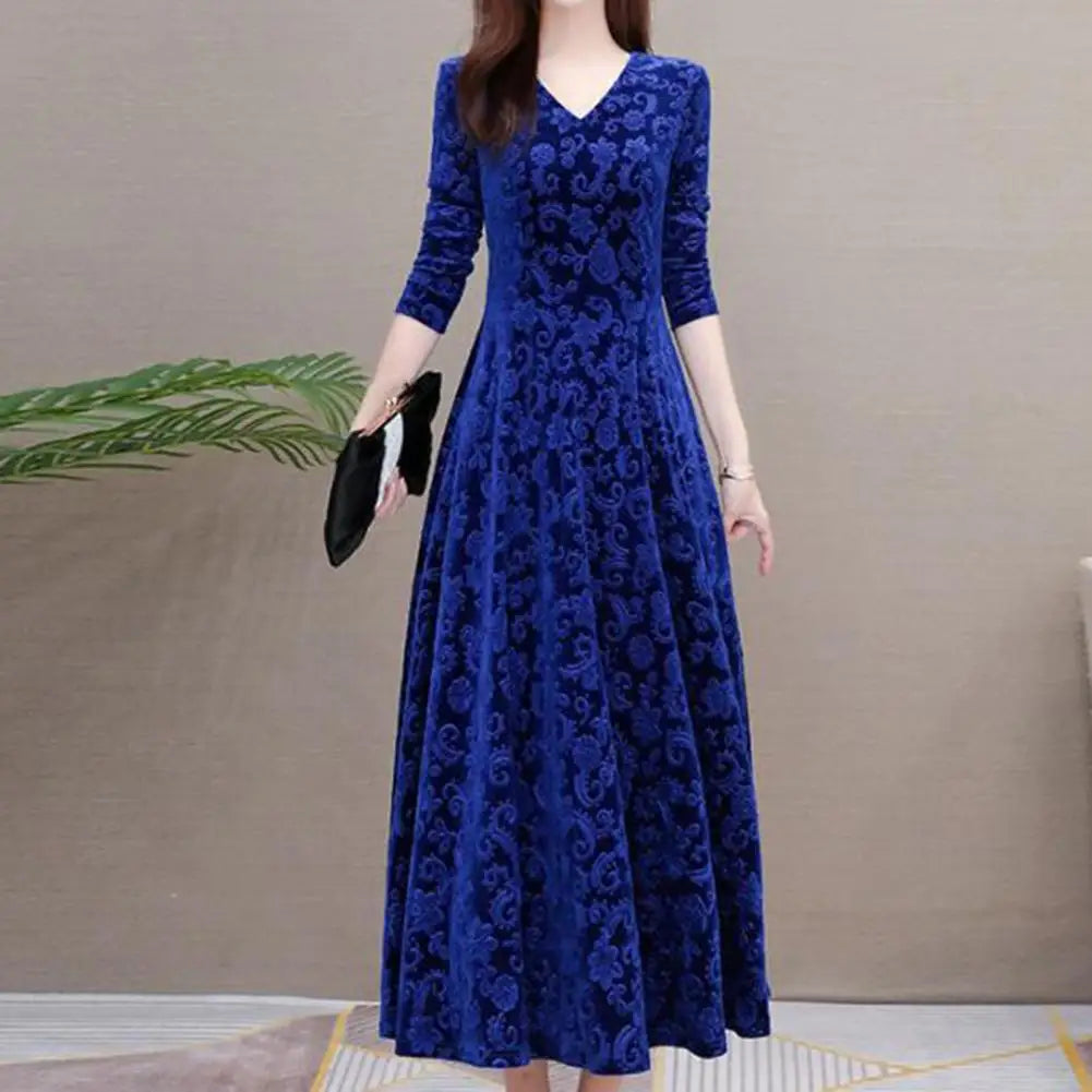 Maxi Dress Unique Pattern Comfortable Warm Pleated Swing Large Hem Pure Color Velvet Dress  Women Dress  for Party