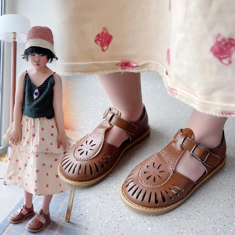 Girls Sandals 2023 New Children's Hollow Soft Sole Shoes Carved  Fashion Princess Shoes Beach Shoes Hot Cut-outs Princess