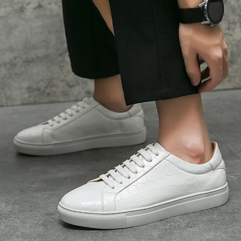 White Casual Shoes Men Versatile Canvas Sneakers 2023 New Boys School Shoes Comforthable Sneakers Man's Fall Daily Commute Shoes