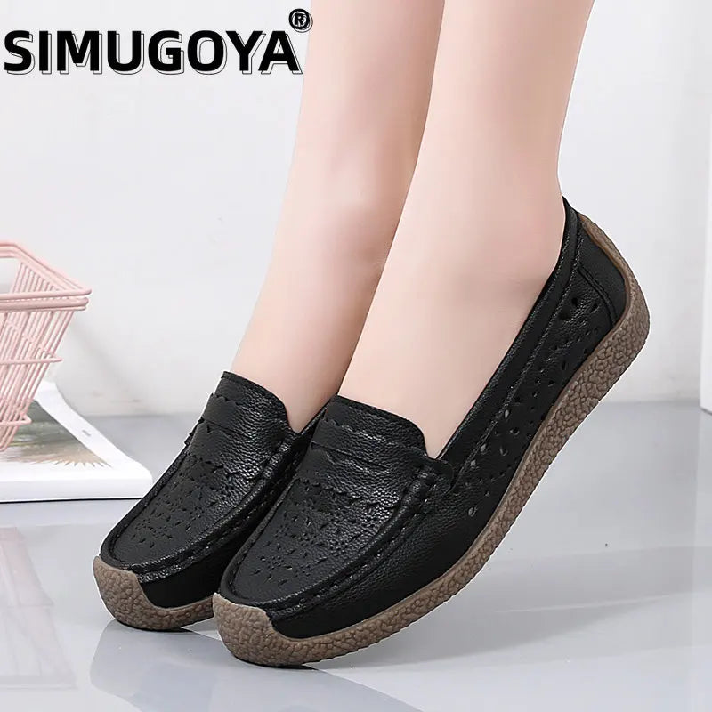 SIMUGOYA Women Sandals Summer Flat Hollowed Out Women's Shoes Soft Sole Non-Slip Casual Shoes Shoes For Women Leather Mom's Shoe