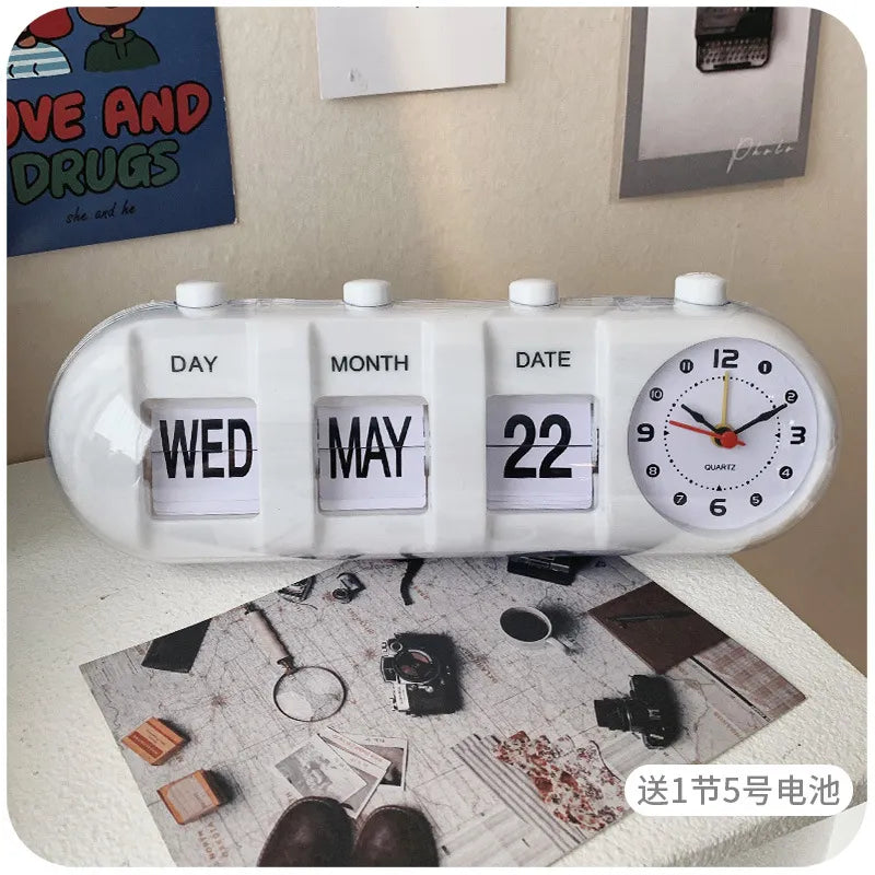 Creative Vintage Flip Clock Mechanical Alarm Clock Desktop Digital Clock with Calendar Clock Home Decor Vintage Home Decor 2022