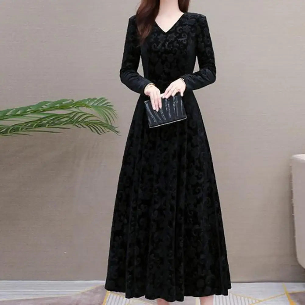 Maxi Dress Unique Pattern Comfortable Warm Pleated Swing Large Hem Pure Color Velvet Dress  Women Dress  for Party