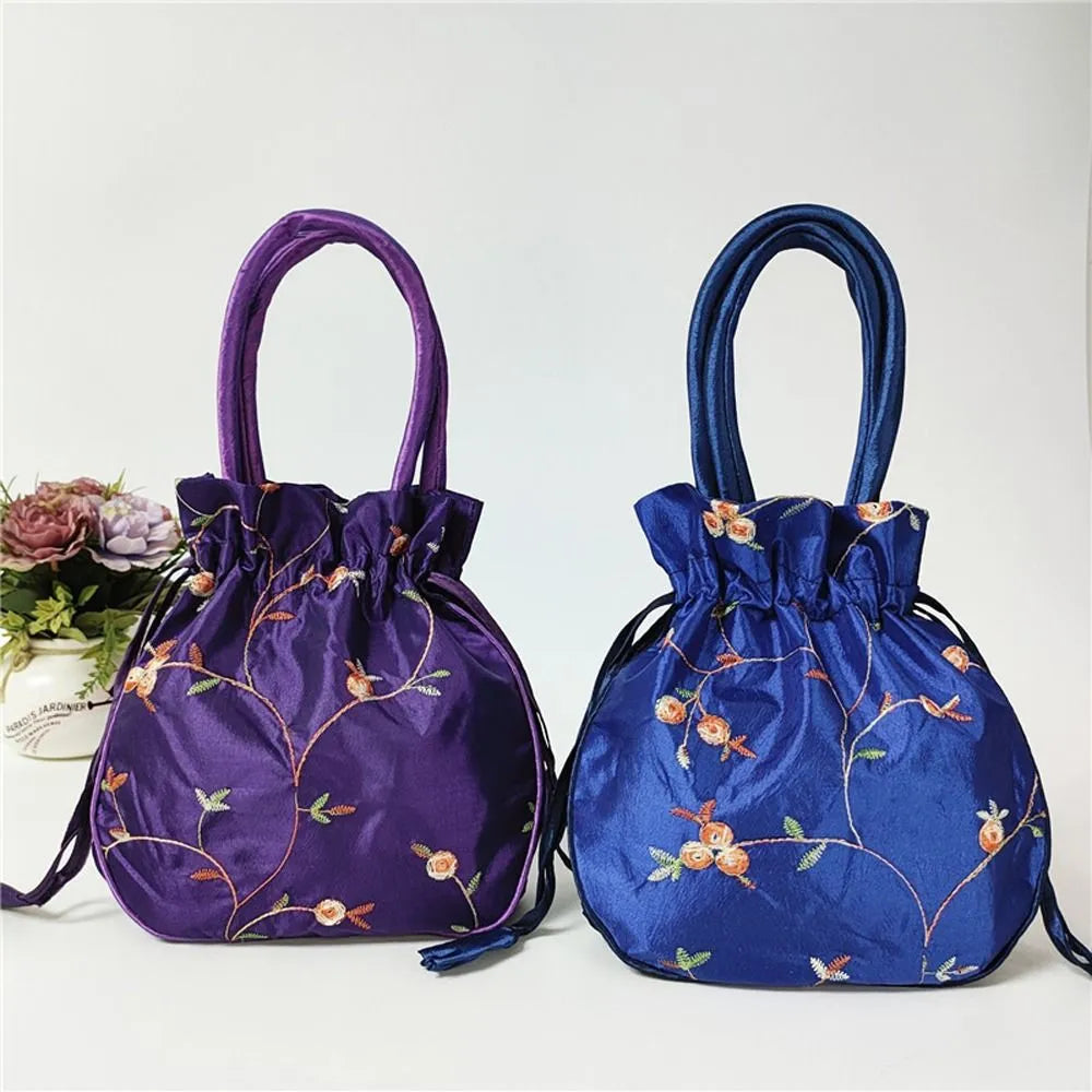 New Retro Embroidery Silk Drawstrings Handbags Storage Bags Hanfu Women Purse Wallets Jewerly Packing Bag Card Holder