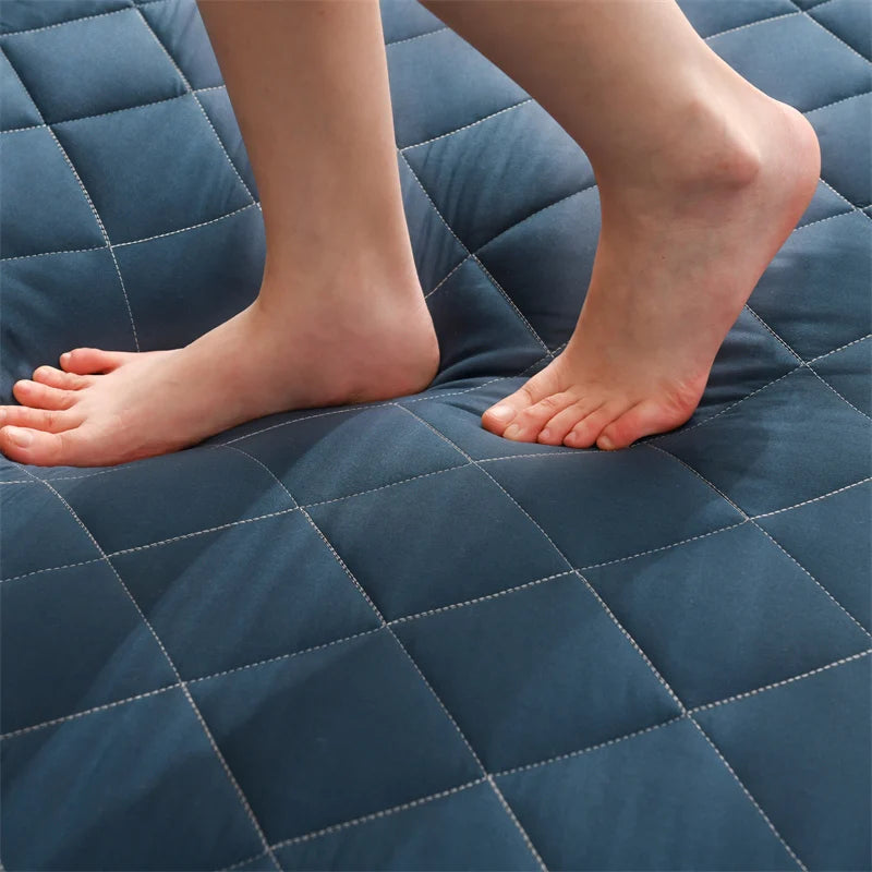 Folding Bed Mattress for Sleeping Non-Slip Floor Mattress Solid Thicken Topper Breathable and Skin-Friendly