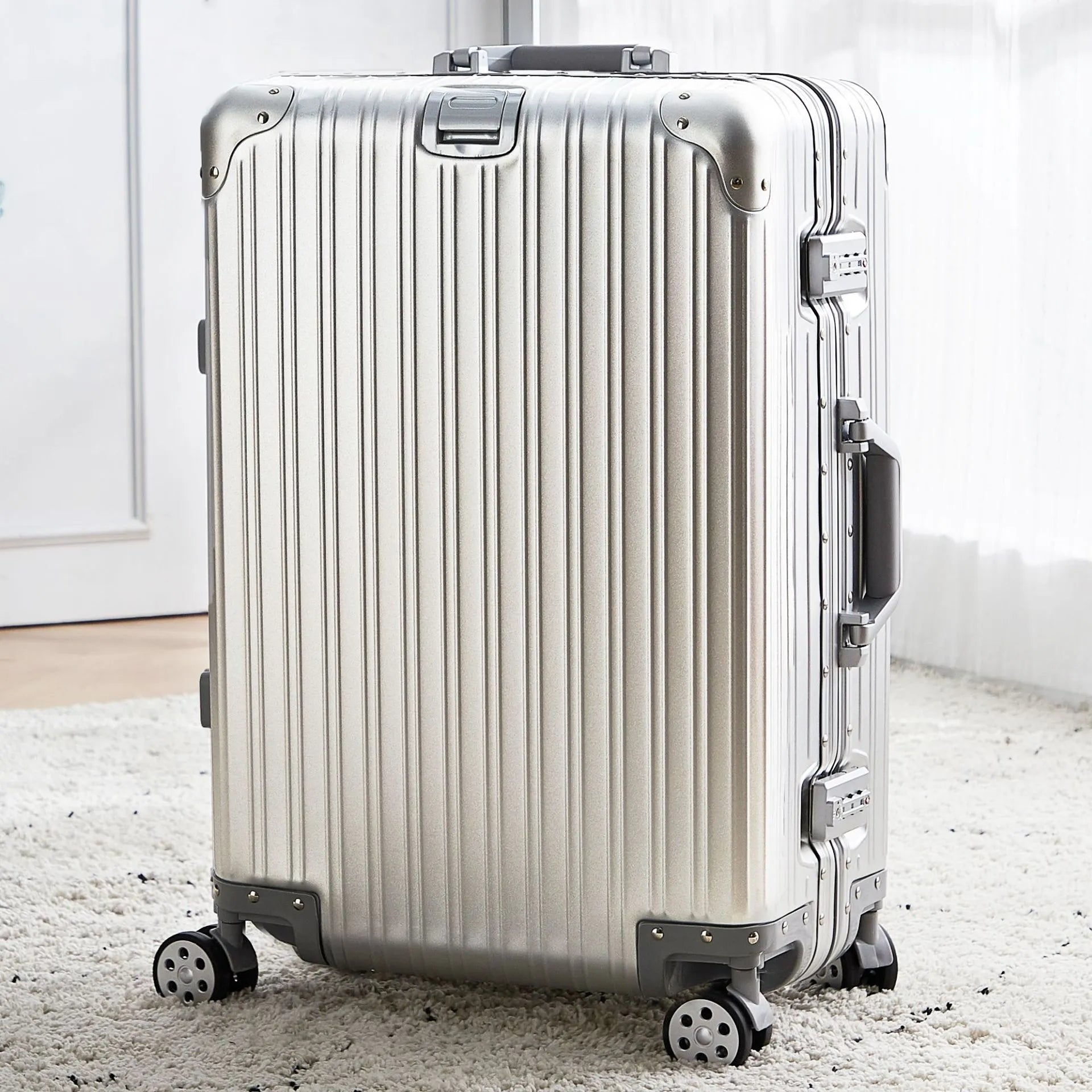 Aluminum Travel Luggage with Spinnel Wheel TSA Lock 20 Inch Boarding Luggage Suitcase Big Size Family Suitcase