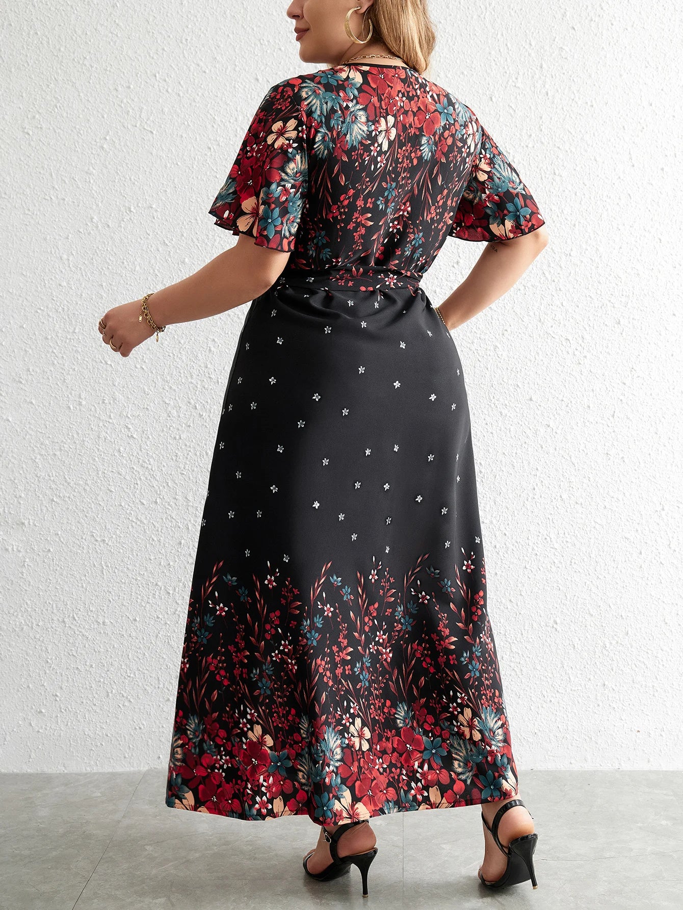 Plus Size Casual Dress Woman 2023 Summer V Neck Short Sleeve Floral Print Long Dress Black Curvy Size Women Clothing