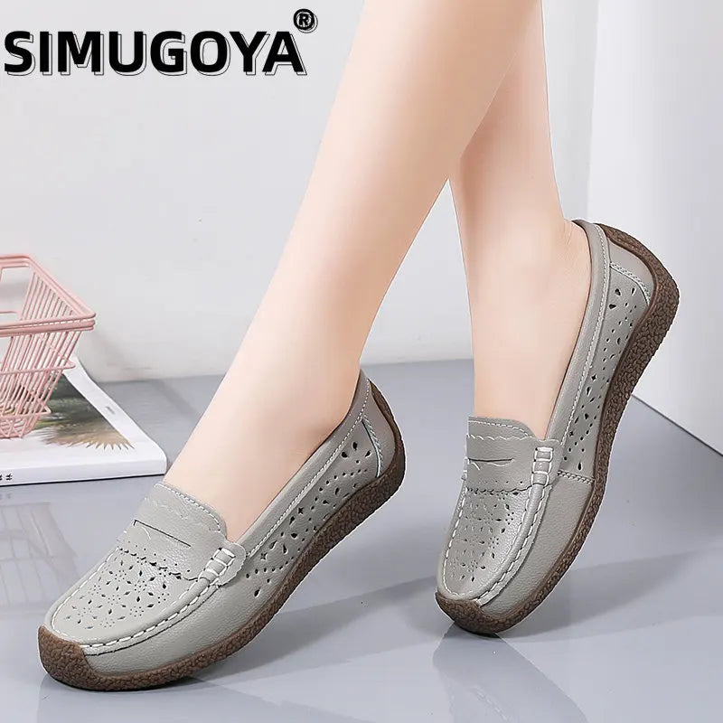 SIMUGOYA Women Sandals Summer Flat Hollowed Out Women's Shoes Soft Sole Non-Slip Casual Shoes Shoes For Women Leather Mom's Shoe